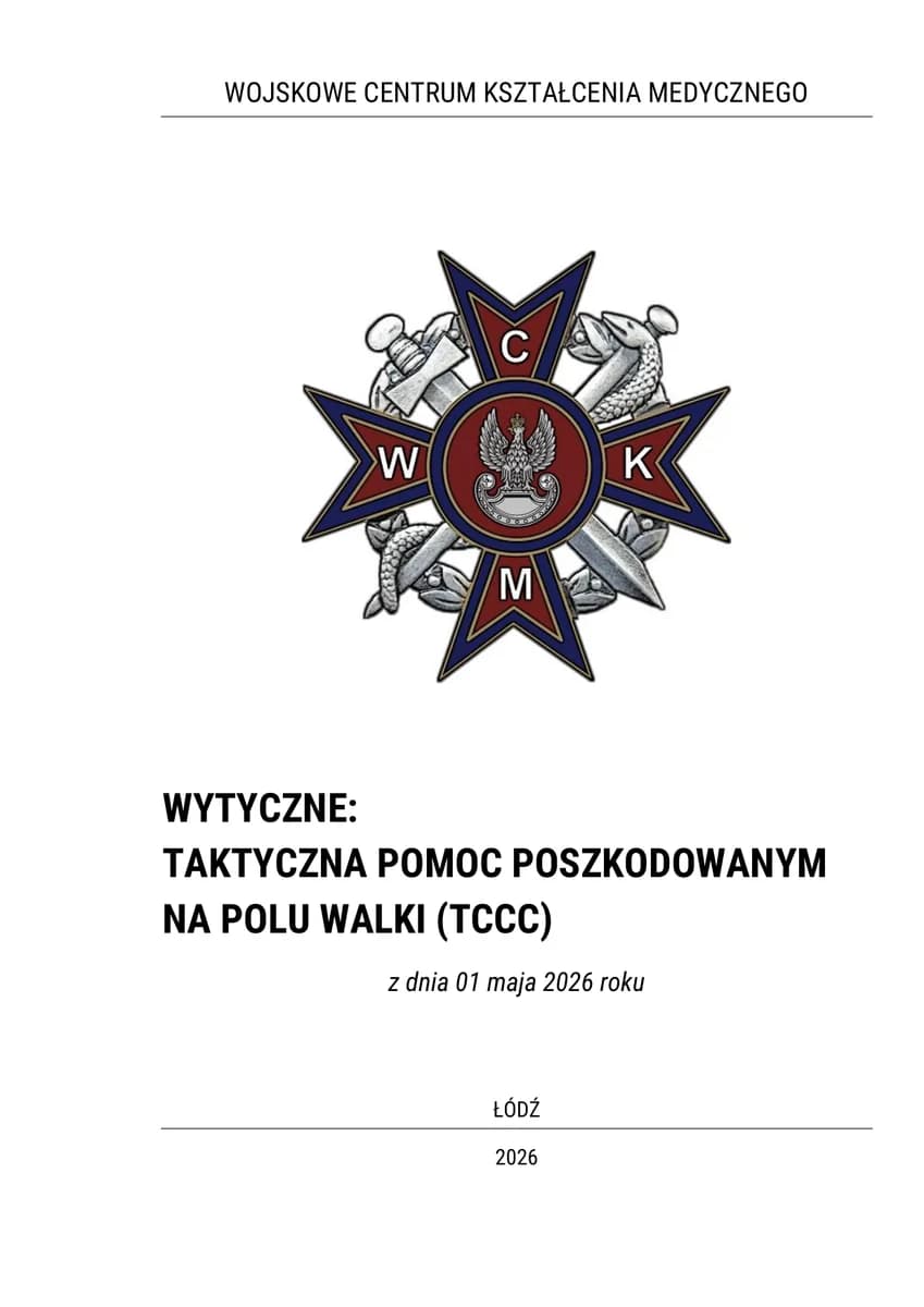 Okładka polskiego tłumaczenia wytycznych TCCC z godłem Wojskowego Centrum Kształcenia Medycznego