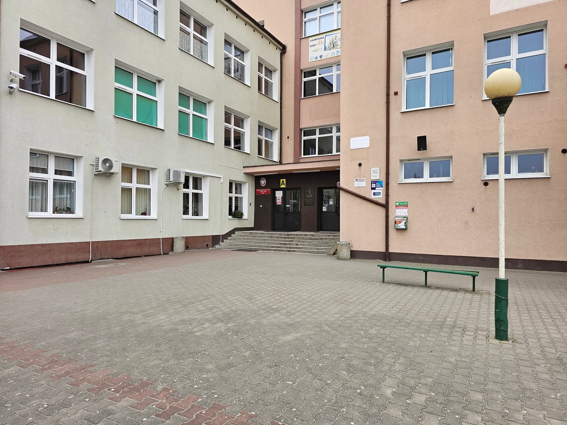 Szkoła Podstawowa nr 11 im. Królowej Jadwigi w Pile
